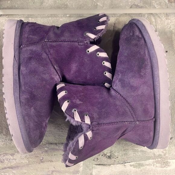 UGG Aidah Port Boots Rare style with whipstitching SZ 8 - Picture 5 of 10